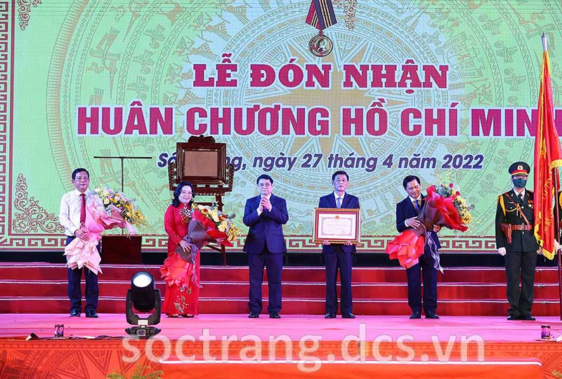 Sóc Trăng kỷ niệm 30 năm tái lập tỉnh, đón nhận Huân chương Hồ Chí Minh và công bố thành phố Sóc Trăng là đô thị loại II