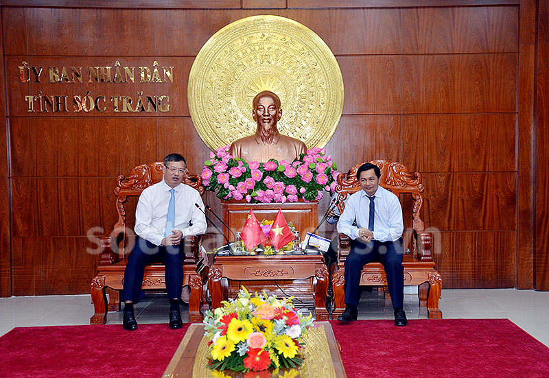 Chủ tịch UBND tỉnh Trần Văn Lâu: Chào xã giao Tổng lãnh sự Trung Quốc tại Thành phố Hồ Chí Minh