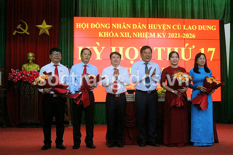 Đồng chí Đỗ Hòa Nhã được bầu giữ chức danh Chủ tịch HĐND huyện Cù Lao Dung khóa XII