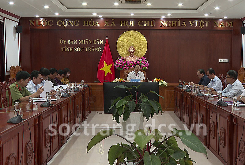 Phó Chủ tịch UBND tỉnh Vương Quốc Nam nghe báo cáo khó khăn trong giải phóng mặt bằng dự án cao tốc