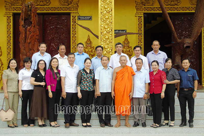 Thứ trưởng, Phó Chủ nhiệm Ủy ban Dân tộc Nông Thị Hà thăm, chúc tết Chôl Chnăm Thmây tại Sóc Trăng