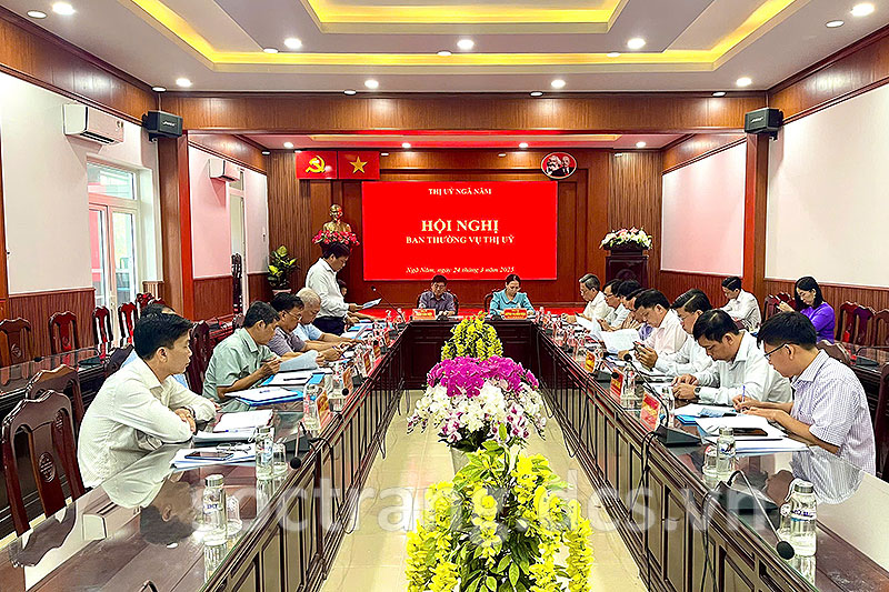 Hội nghị Ban Thường vụ Thị ủy Ngã Năm quý I/2025