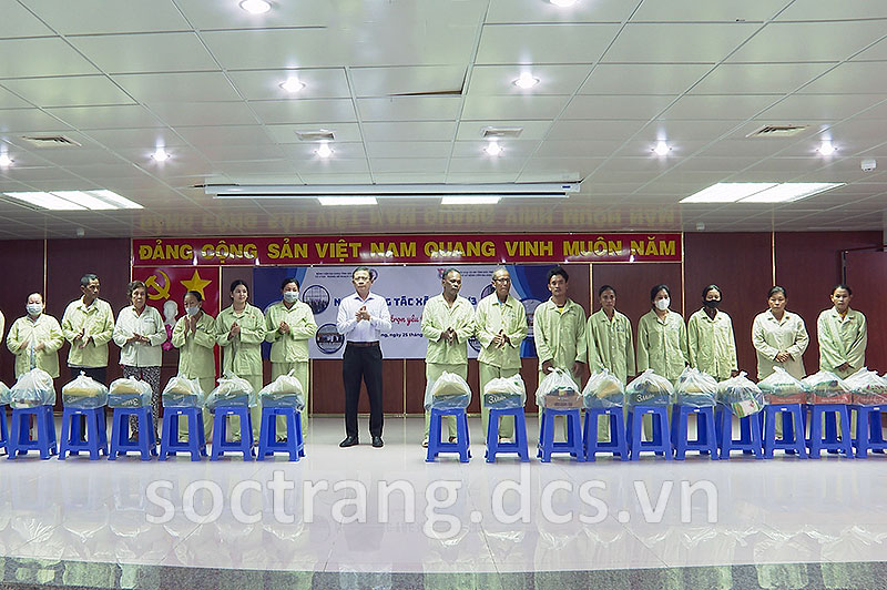 Góp thêm tấm lòng sẻ chia với bệnh nhân nghèo