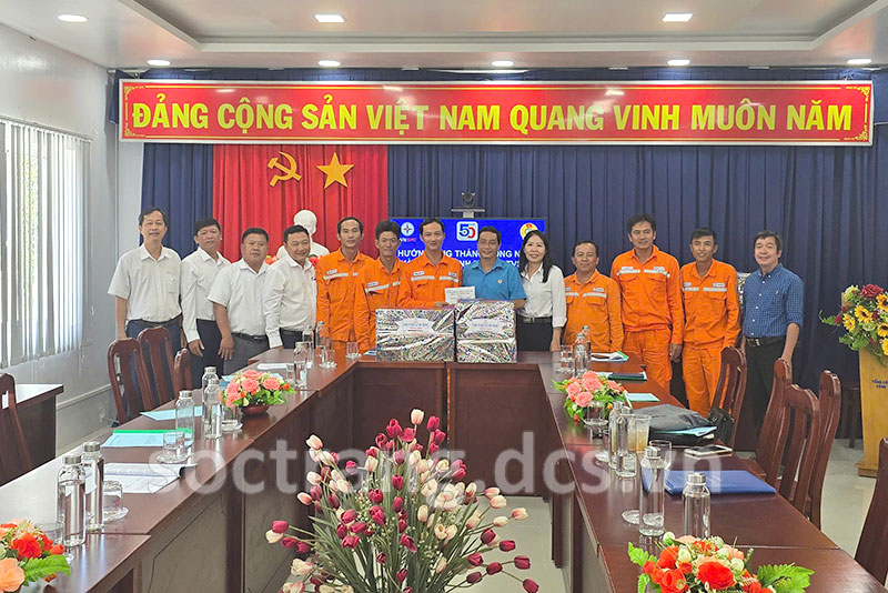 Công đoàn Tổng Công ty Điện lực miền Nam thăm hỏi, động viên người lao động nhân Tháng Công nhân